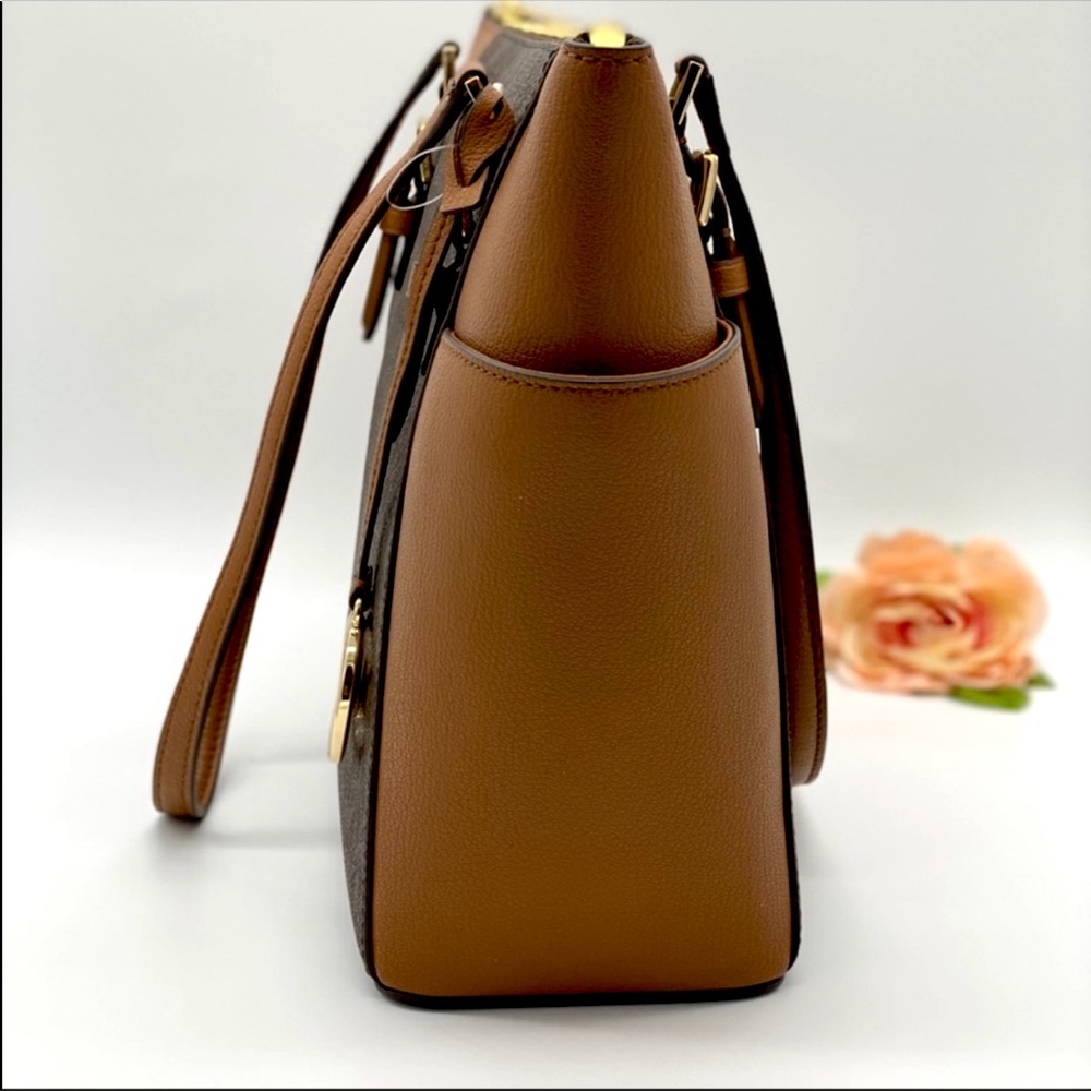 MICHAEL KORS CHARLOTTE LG TZ TOTE BROWN - Picture 7 of 14